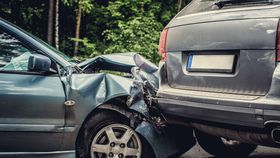 VIDEO Consulul Ungariei a fost strivit de TIR-ul intrat pe contrasens. Bărbatul de 60 de ani a murit pe loc